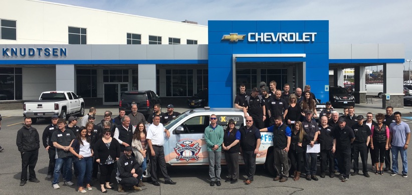 Group Picture of Employees at Knudtsen Chevrolet